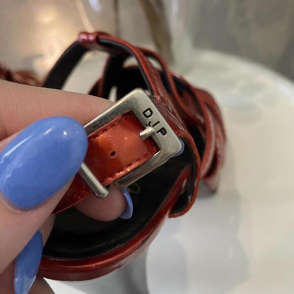 Donald J Pliner Cleva Gladiator Platform Heel Rust Red Patent 8 Excellent - Picture 8 of 8